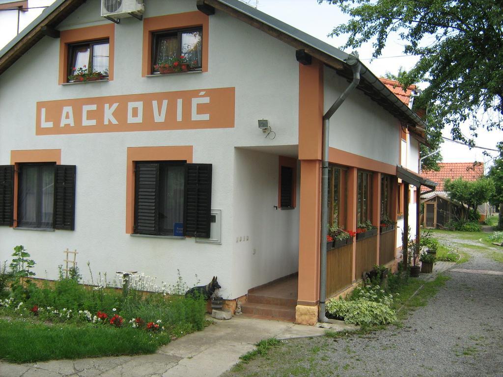 Farm Stay Lackovic Bilje ภายนอก รูปภาพ
