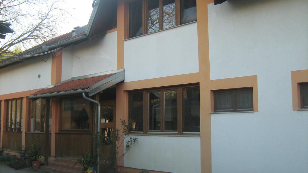 Farm Stay Lackovic Bilje ภายนอก รูปภาพ